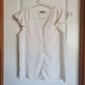 💚 3/$20! LOFT Flutter Sleeve Button Front Blouse